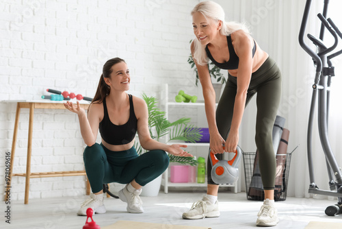 Body positive women trainin...