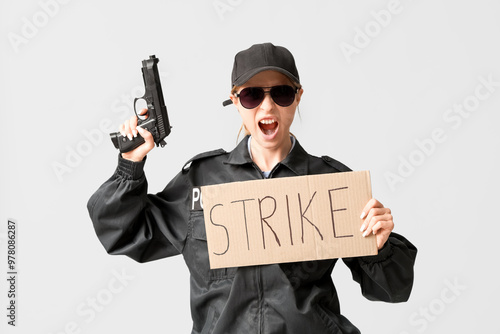 Protesting female police of...