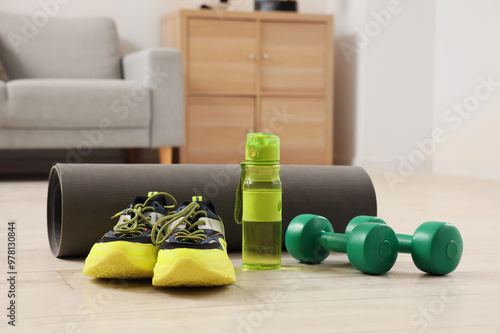 Sports water bottle with du...