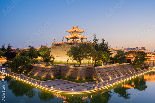 Konstfotografi Night view of Xi'an City Wall, China