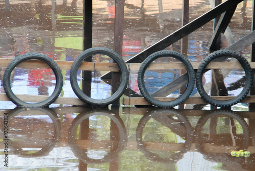 Wallpaper Mural bench in the park Torontodigital.ca