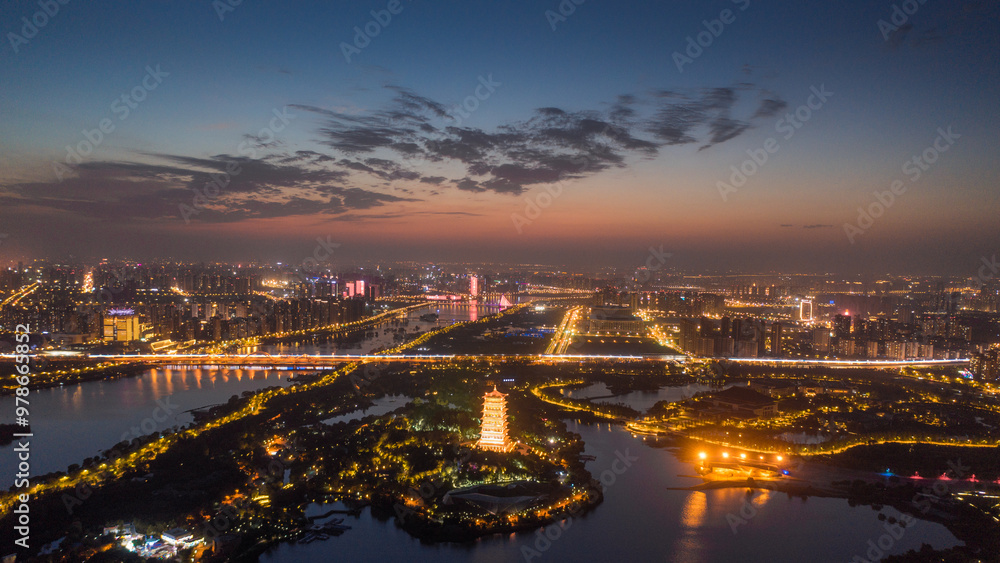 Obraz premium Aerial photography of the night view of the Bahe River in Xi'an, China