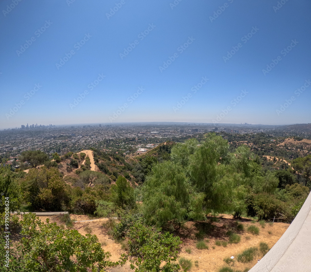 Fototapeta premium Los Angeles, California, USA, August, 2024: The Griffith Observatory is an observatory in Los Angeles, California on the south-facing slope of Mount Hollywood in Griffith Park.