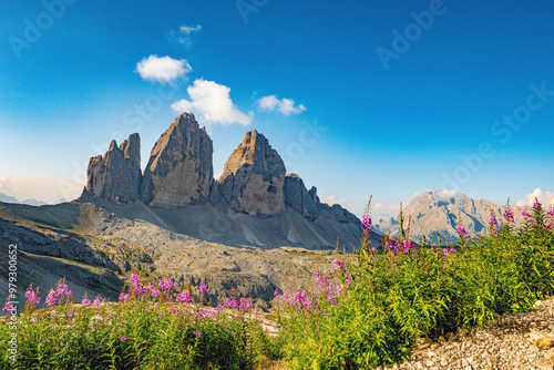Canvas-taulu Auronzo di Cadore, Veneto, Italia - September 3, 2024: The Tre Cime di Lavaredo