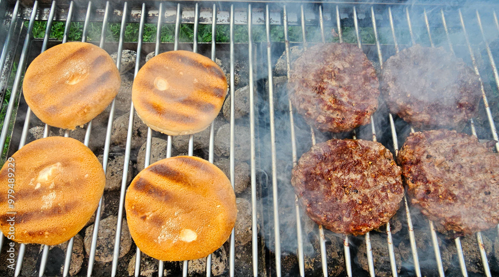 leckere Burger vom Holzkohle Grill leckere Burger vom Holzkohle Grill