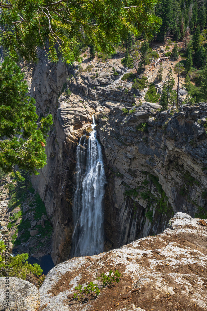 illilouette falls at the panorama trail in yosemite national park, california