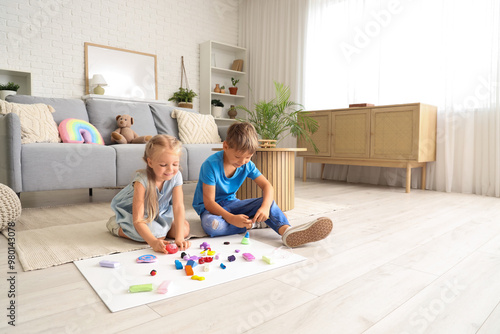 Little children sculpting f...