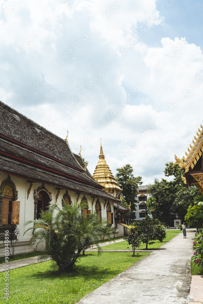 Obraz premium Golden Wat Chiang Man Thailand Temple