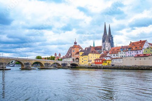 Obraz na płótnie Regensburg, Germany - The picturesque skyline including the stone bridge over the Danube River, Saint Peter's Church w salonie