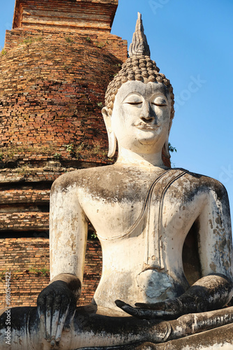 Fotografie The white sitting buddha statue at the Wat Sa Si, Wat Sra Sri Temple at the Hist