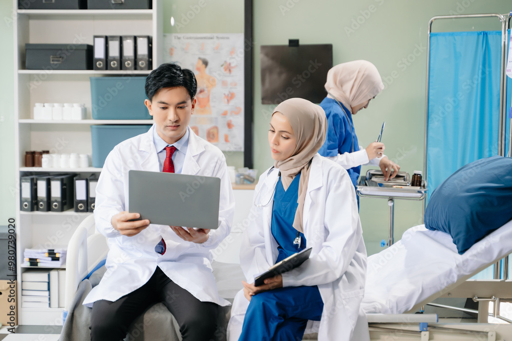 Obraz premium Doctors and nurses working together in a hospital ward, showcasing professionalism, teamwork