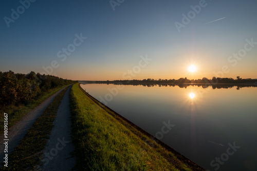 Abendstimmung am Inn bei Ranshofen, Bezirk Braunau, Öberösterreich, Österreich photo