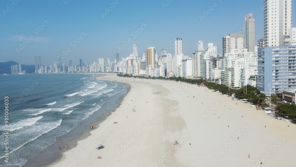 Naklejka premium tunning Aerial Views of Santa Catarina beaches – Beach and Skyline Scenes
