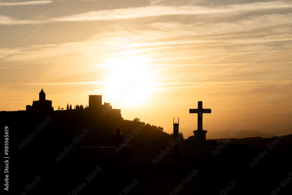 Fototapeta premium Atardecer en Alcalá de la Mota, Jaén, España