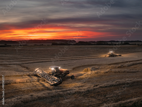 Εκτύπωση καμβά Drone Image of Harvest Swather Combine