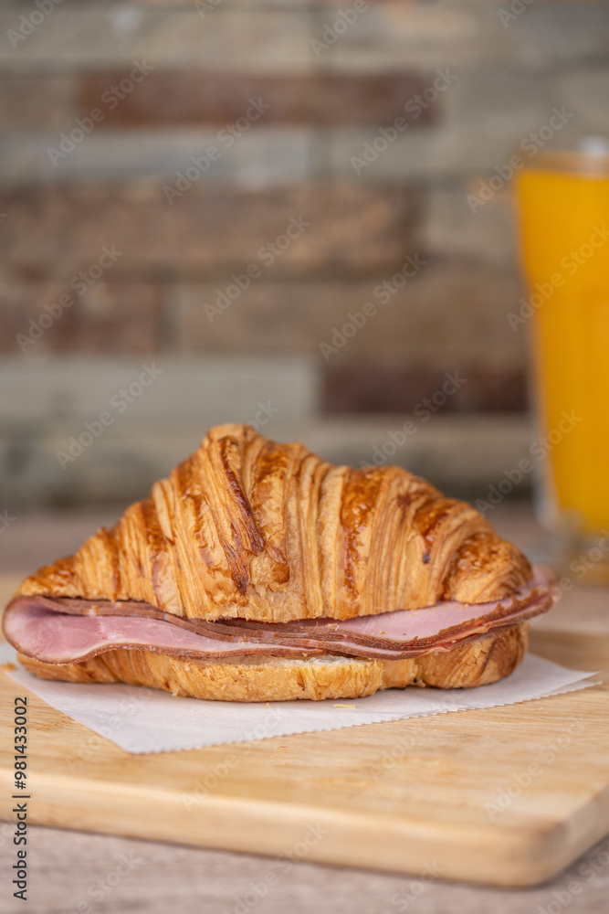 Ham croissant