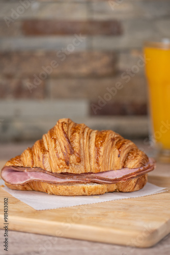 Obraz na płótnie Ham croissant w salonie
