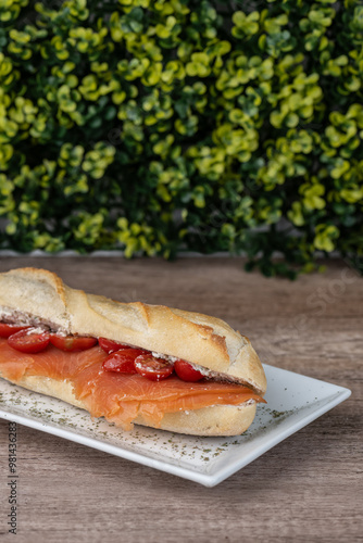 Obraz na płótnie smoked salmon sandwich w salonie