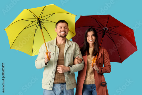 Young couple in autumn clot...