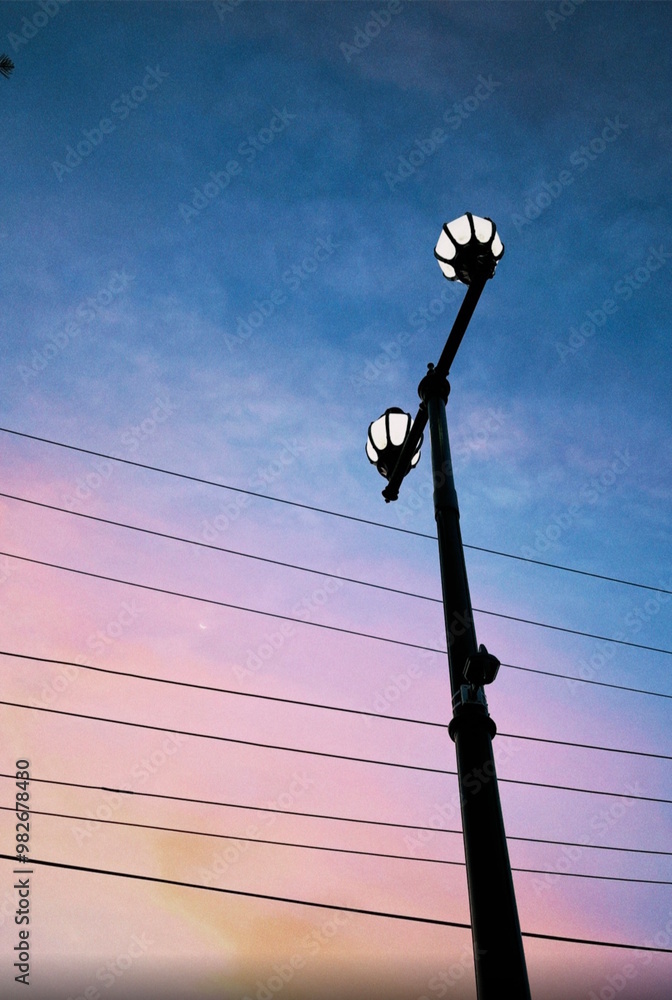 Obraz premium old lamp post and the twilight sky