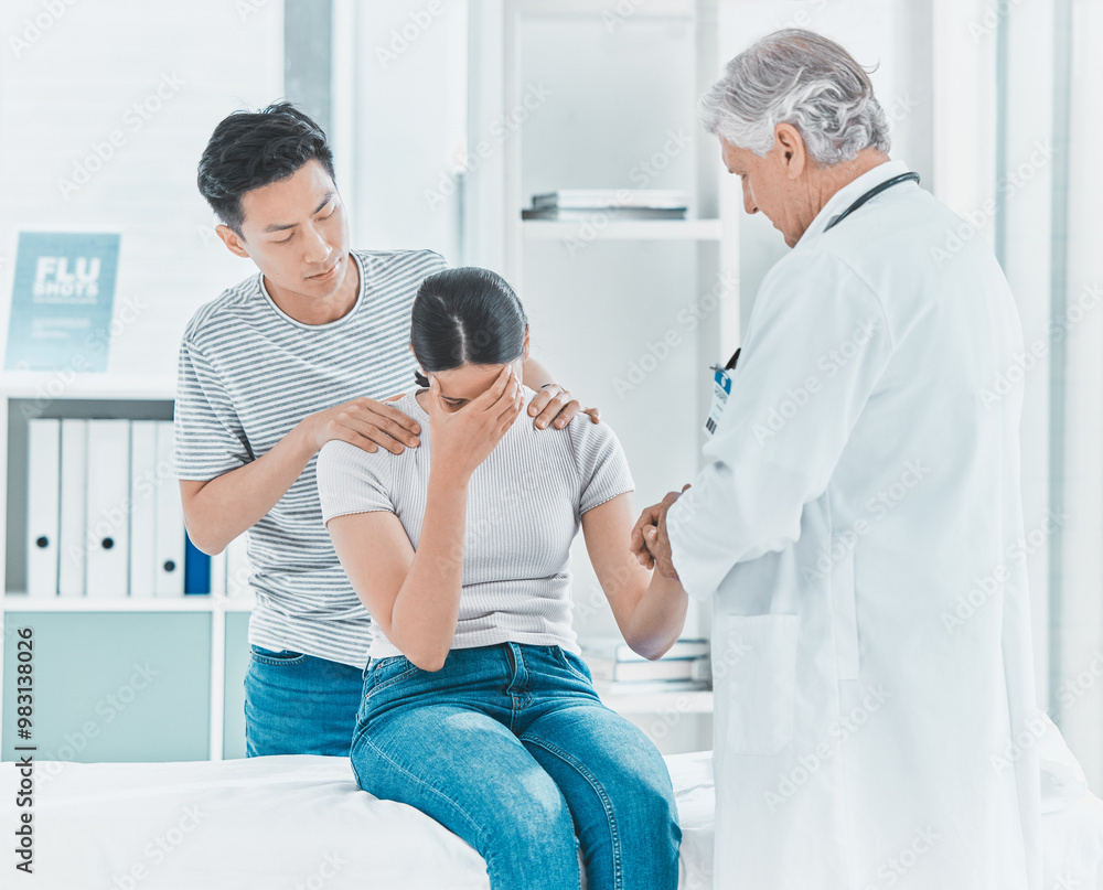 Obraz premium Doctor, couple or sad in clinic with support, loss or unsuccessful fertility treatment. Gynecologist, people or bad news in practice for miscarriage, infertility or diagnosis in healthcare with grief
