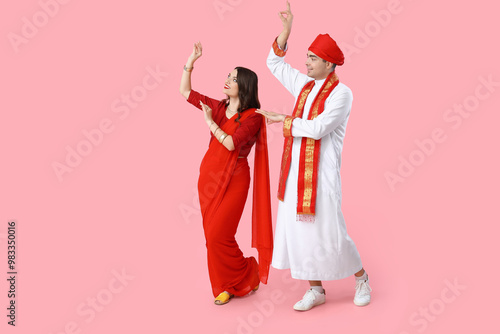Beautiful Indian couple dan...