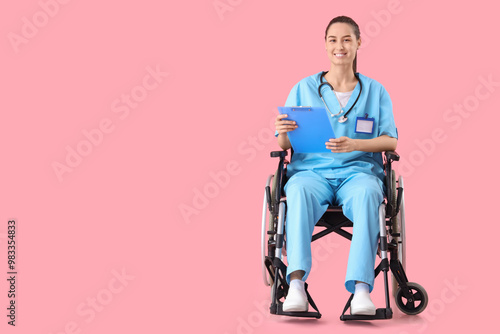 Female medical intern in wh...