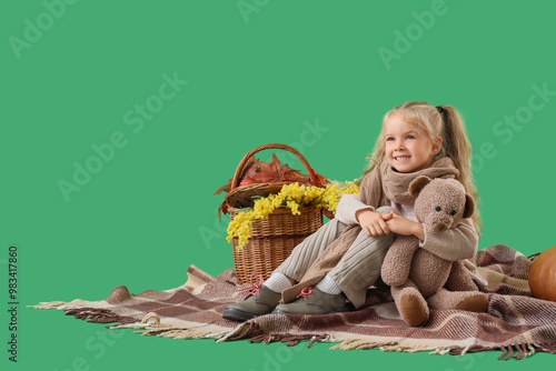Cute little girl with toy b...