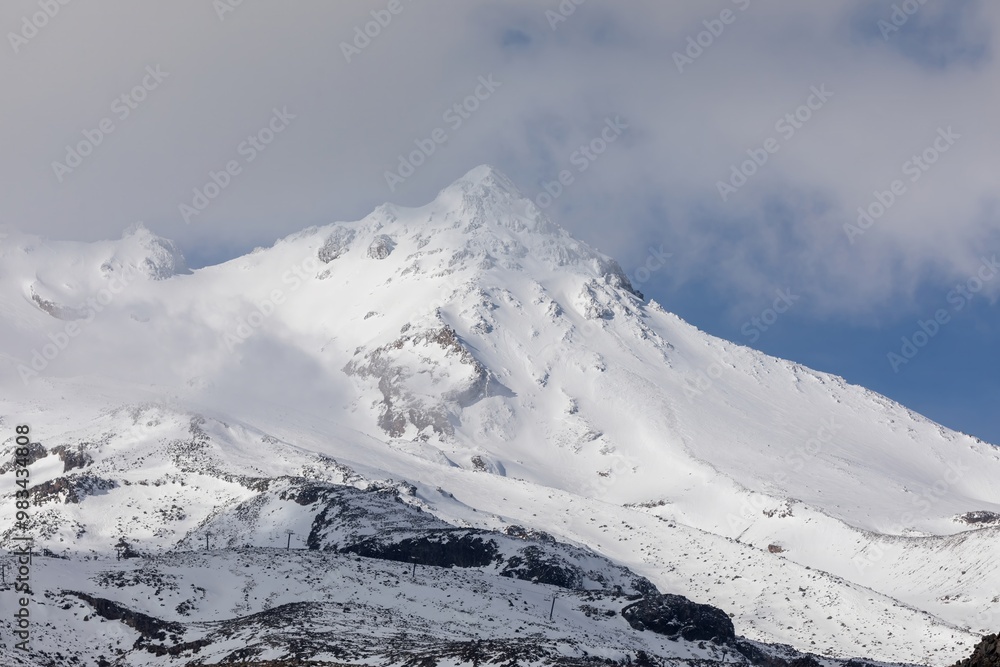 Obraz premium Top of the volcano of Mt Ruapehu, Ohakune, Manawatu-Wanganui, New Zealand.