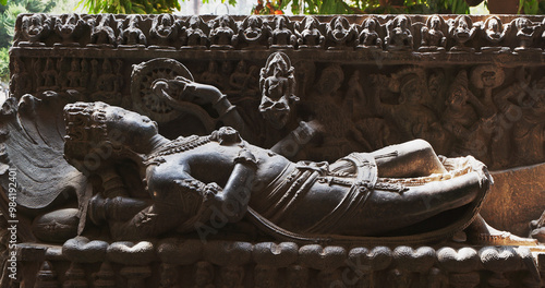 Quadro su tela Ancient Statue Sheshashayi Or Shesha Also Known Like Sheshanaga Is Serpentine Demigod -naga- And King Of Serpents -nagaraja-