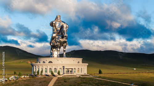 Canvastavla Mongolian ruler horse statue with dramatic sky