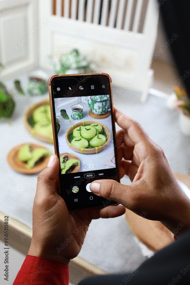 Taking photos of food using a cellphone is a fun activity. workshop on photographing food using a cellphone. Taking photos of food using a cellphone is a fun activity. workshop on photographing food using a cellphone.