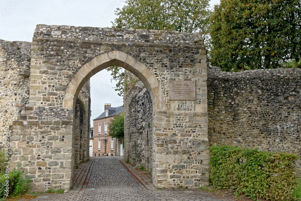 La Porte Guillaume franchie par Jeanne d'Arc prisonnière à Saint-Valéry sur Somme - Somme - France La Porte Guillaume franchie par Jeanne d'Arc prisonnière à Saint-Valéry sur Somme - Somme - France
