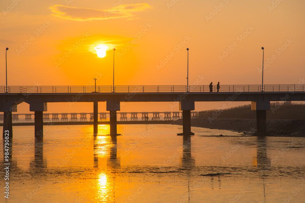 Obraz premium Hengsha Island, Chongming District, Shanghai - Sunset at sea