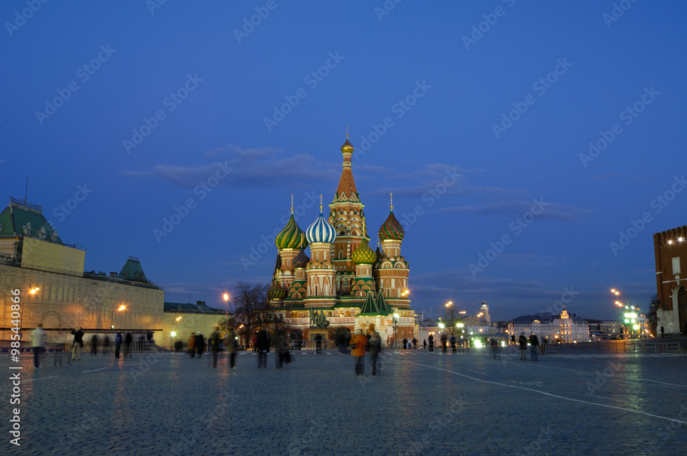Naklejka premium St. Basil's Cathedral at night, Red Square, Kremlin, Moscow, Russia / 夜の聖ワシリイ大聖堂 赤の広場 クレムリン モスクワ ロシア