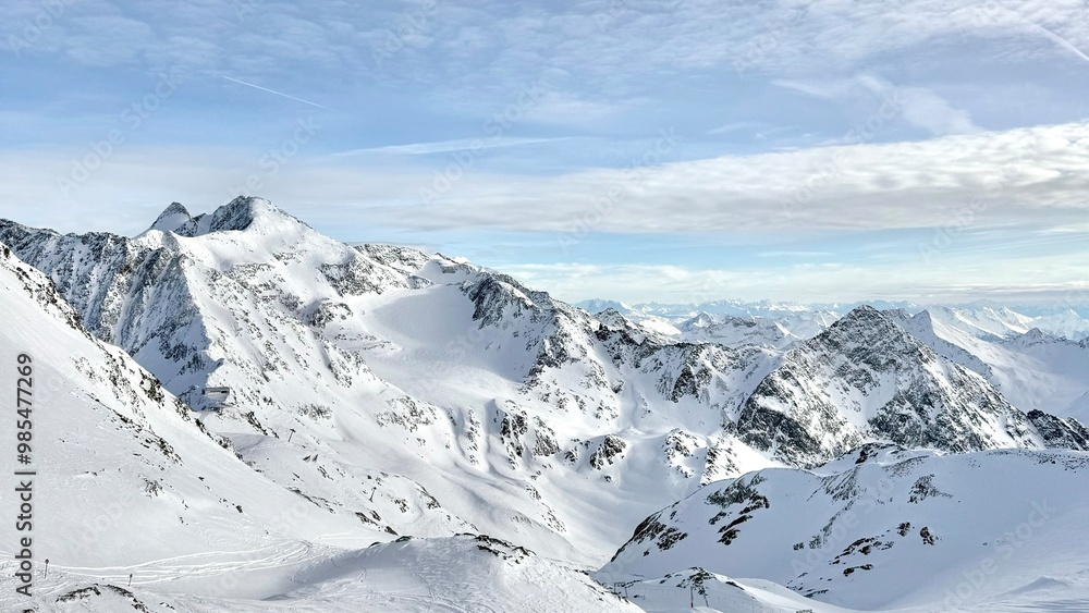 Obraz premium Snowy Mountains