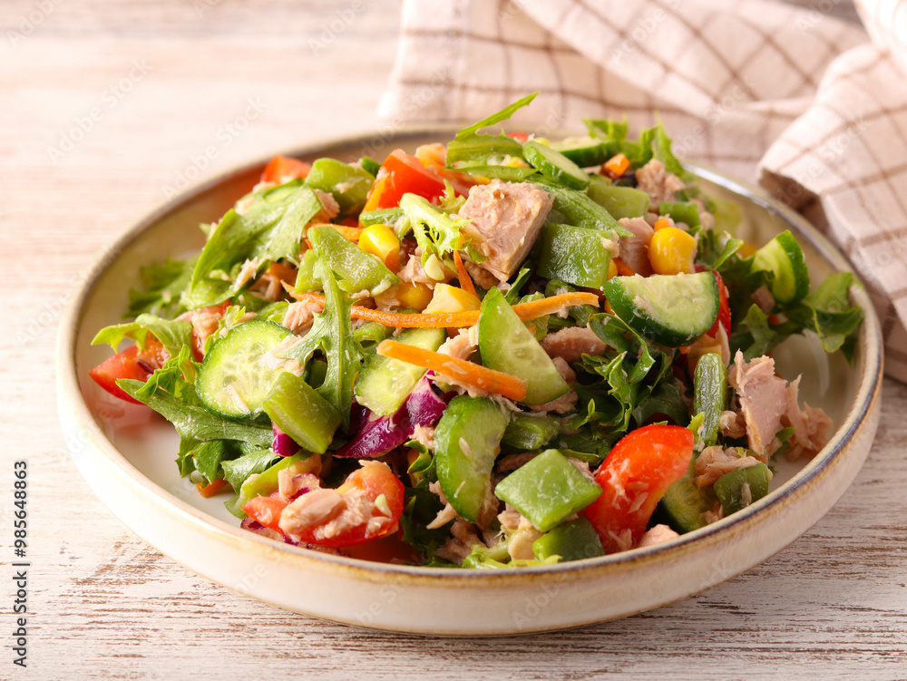 Tuna and mixed vegetables salad