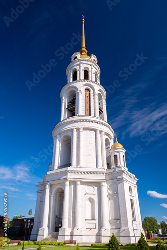 Obraz na płótnie The Bell tower of the Resurrection Cathedral in Shuya. Golden Ring of Russia w salonie