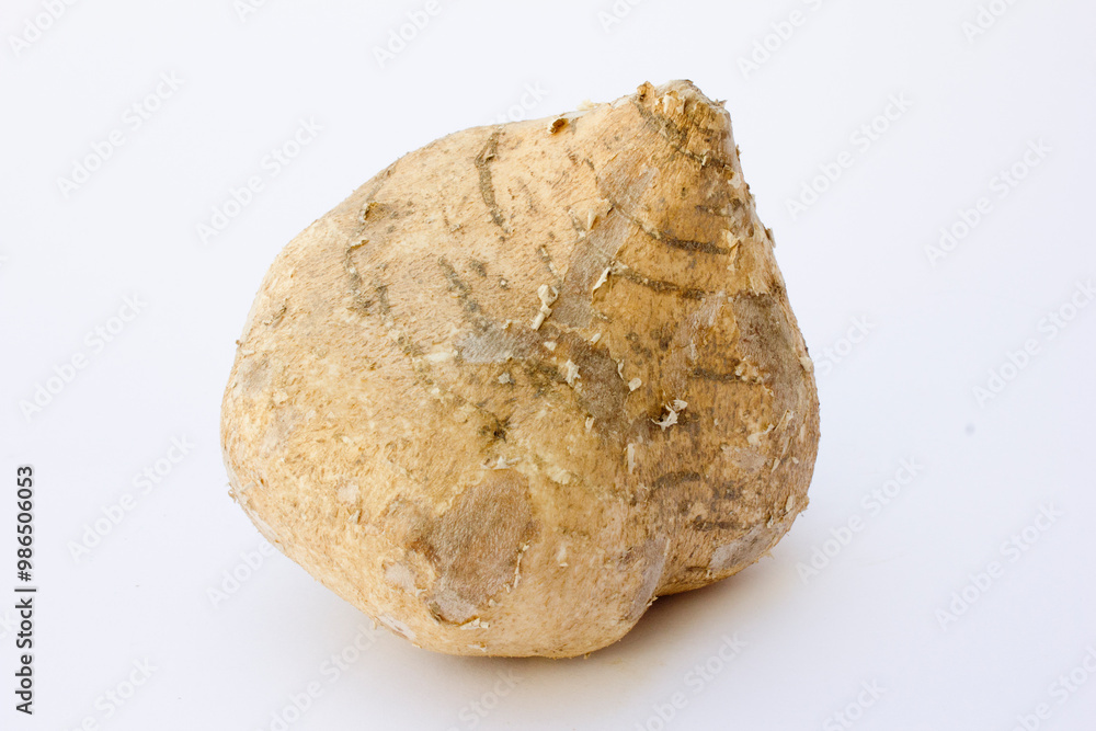 Jicama is often eaten raw after removing the skin. Jicama is high in vitamin C, which encourages immune support, collagen production, wound healing, iron absorption, heart and brain health, and may pr Jicama is often eaten raw after removing the skin. Jicama is high in vitamin C, which encourages immune support, collagen production, wound healing, iron absorption, heart and brain health, and may pr