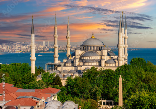 Canvas Print Blue or Sultan Ahmed mosque in center of Istanbul at sunset, Turkey