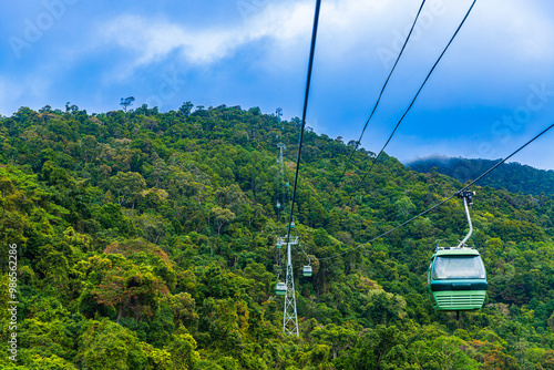Obraz na płótnie Skyrail Rainforest Cableway from Cairns to Kuranda in Queensland, Australia w salonie