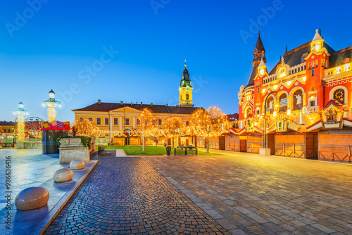 Obraz na płótnie Oradea, Romania. Beautiful Christmas Market in Eastern Europe w salonie