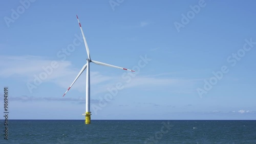 入善沖洋上風力発電所の風景動画