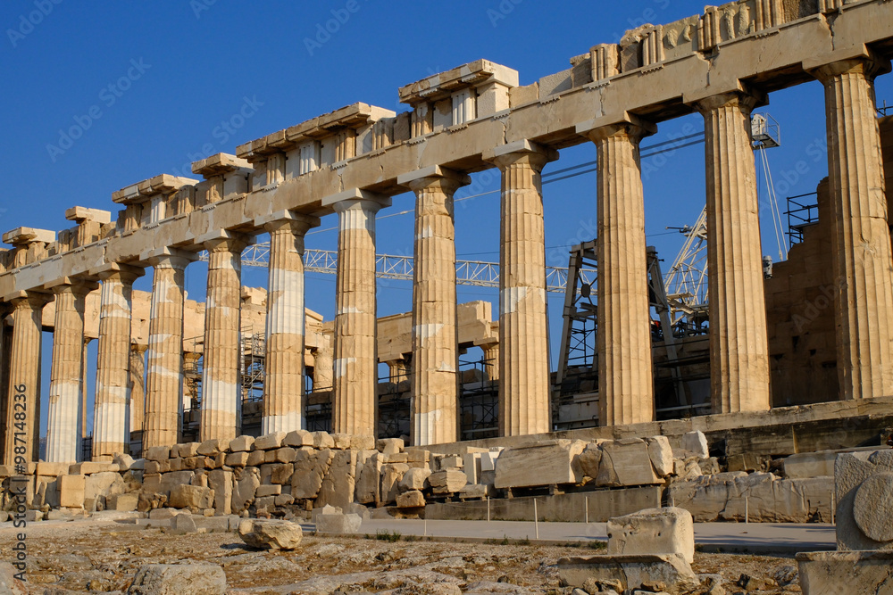 Obraz premium ancient clasic ruins in athenea acropolis