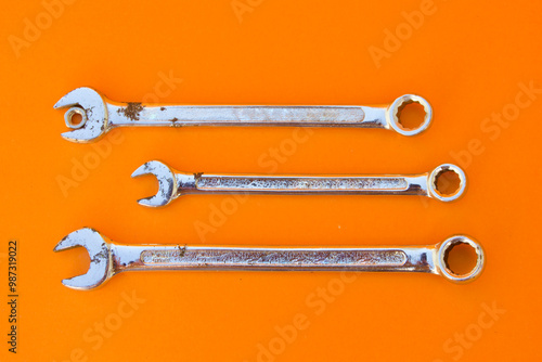 Fotografie The biggest disadvantage of using an open-end wrench is the potential for slippage and rounding off the edges of the bolt or nut being worked on