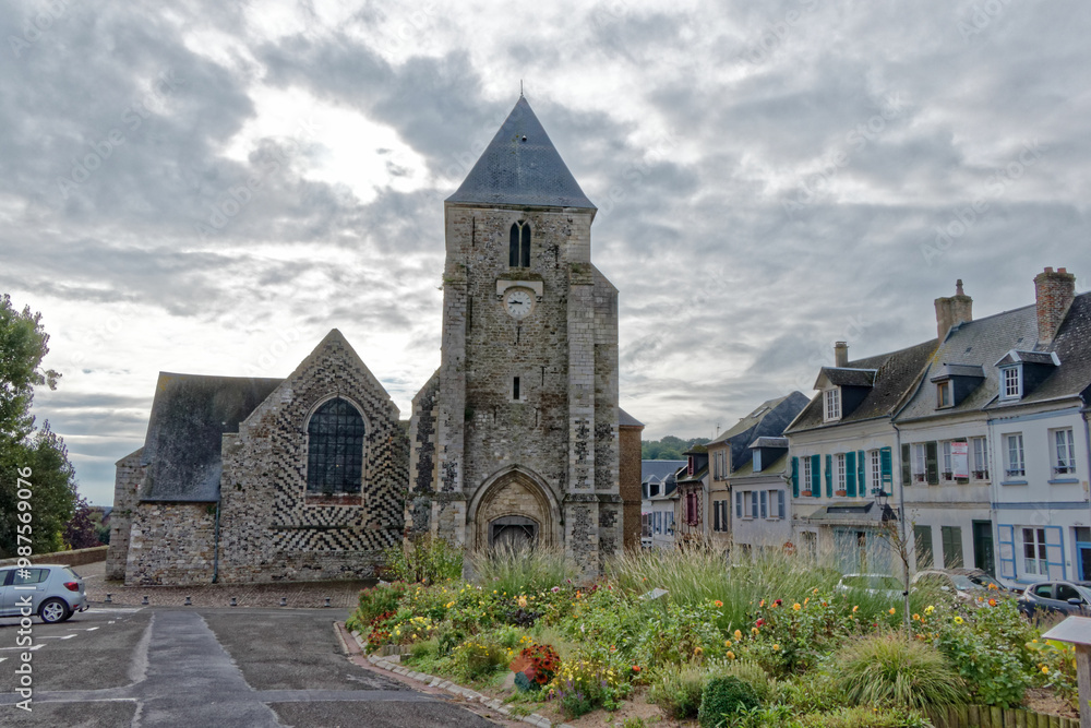 Fototapeta premium Façade de l'église Saint-Martin de Saint-Valéry-sur Somme - Somme - France