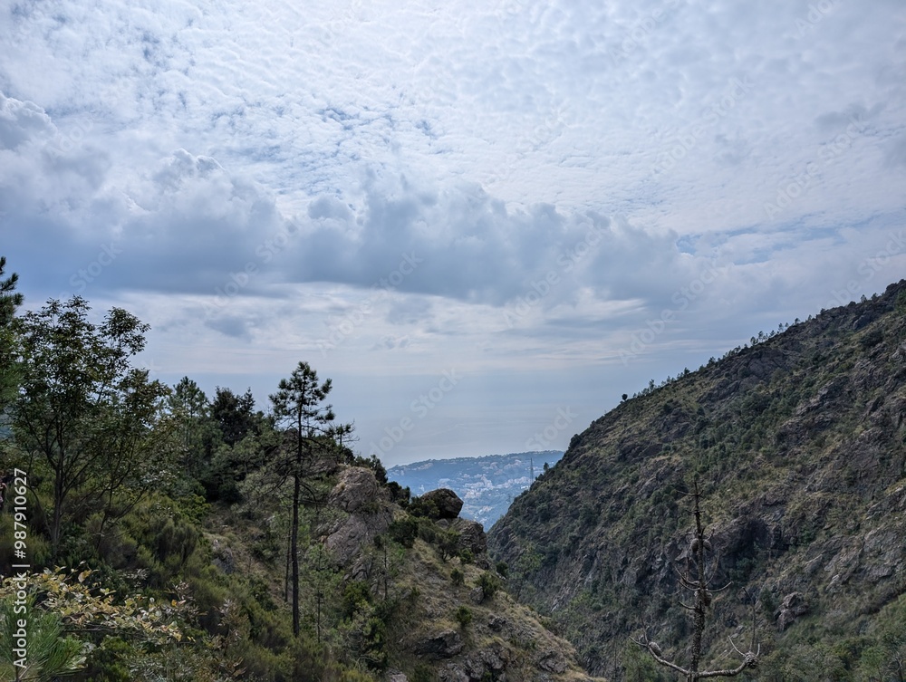 Naklejka premium view of sea and mountains