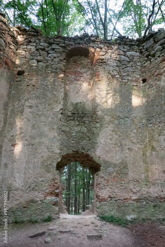 Cool ruins in the woods of Czechia