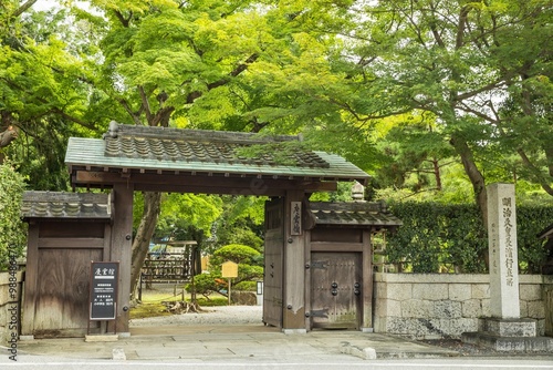 長浜市、慶雲館の表門