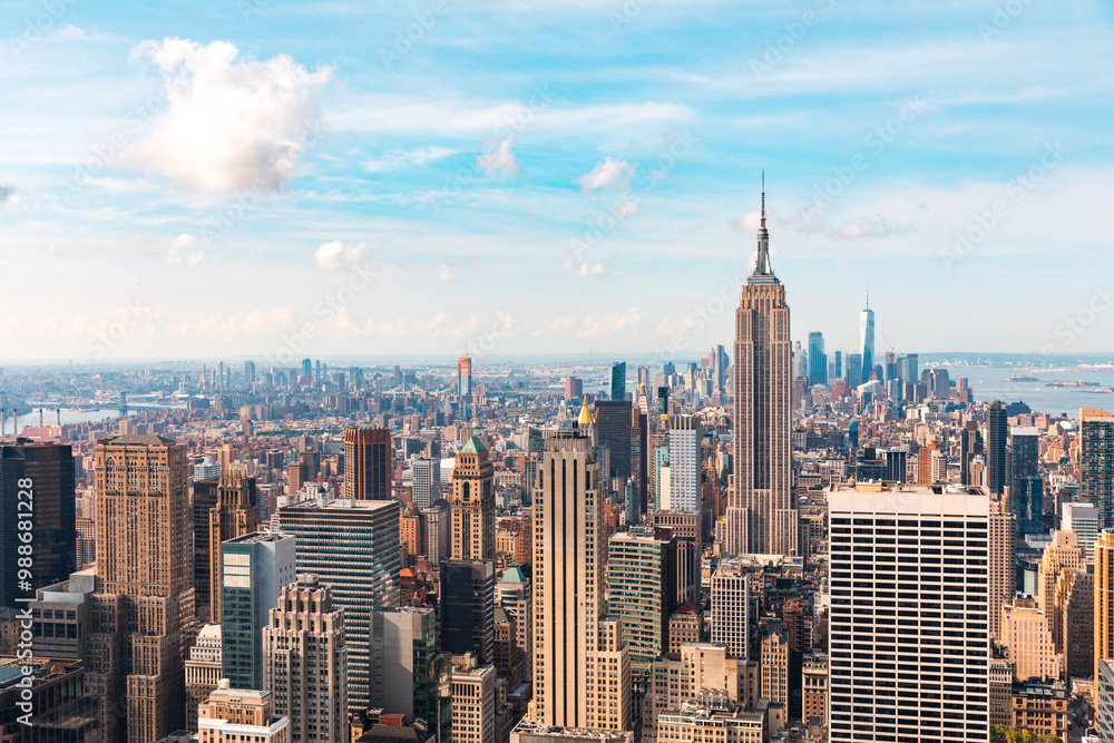 Fototapeta premium New york city skyline on a sunny day